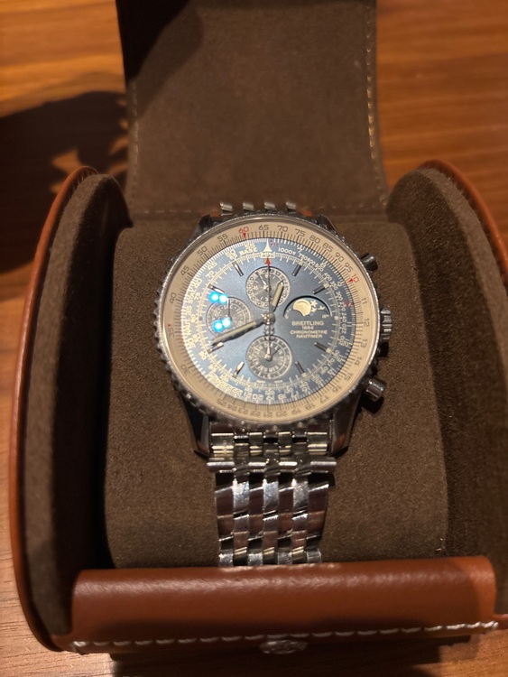 ナビタイマー 1461（高級時計）の商品画像 - 査定依頼日：2025年8月10日 - 最高査定価格：700,000円