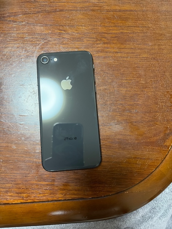 iPhone8 256GB SIMフリー（スマホ）の商品画像 - 査定依頼日：2026年3月20日 - 最高査定価格：7,000円