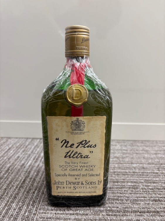 John Dewar Ne Plus Ultra（お酒）の商品画像 - 査定依頼日：2026年10月4日 - 最高査定価格：20,000円