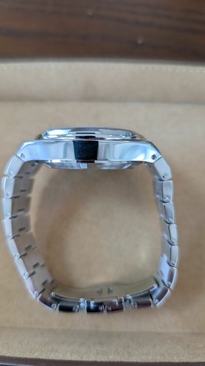 ヴァシュロン コンスタンタン オーヴァーシーズ 5500V/110A-B14（高級時計）の商品画像 - 査定依頼日：2025年8月15日 - 最高査定価格：3,450,000円