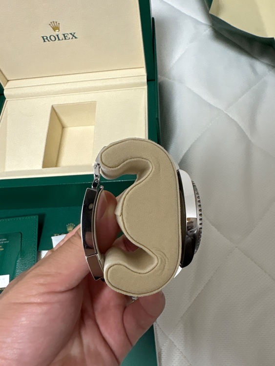 ロレックス　サブマリーナデイト（高級時計）の商品画像 - 査定依頼日：2025年10月26日 - 最高査定価格：2,280,000円