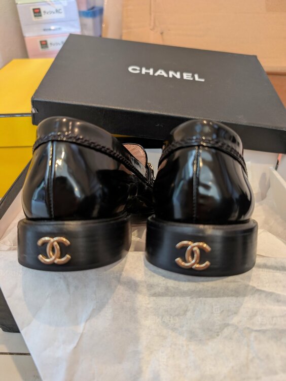 ローファー（古着・ファッション）の商品画像 - 査定依頼日：2025年12月14日 - 最高査定価格：100,000円