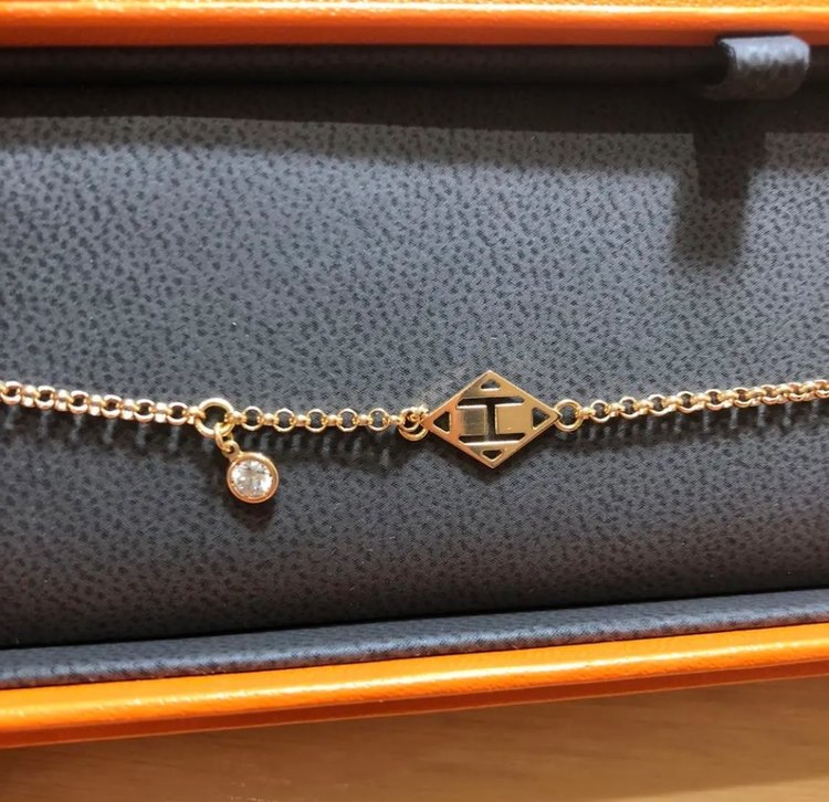 HERMES ブレスレット ガンバード H ロゴ 1ポイント ダイヤモンド（宝石）の商品画像 - 査定依頼日：2023年5月20日 - 最高査定価格：190,000円