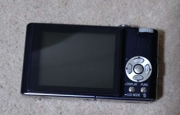 LUMIX DMC-FX30-K（カメラ）の商品画像 - 査定依頼日：2025年3月24日 - 最高査定価格：4,000円