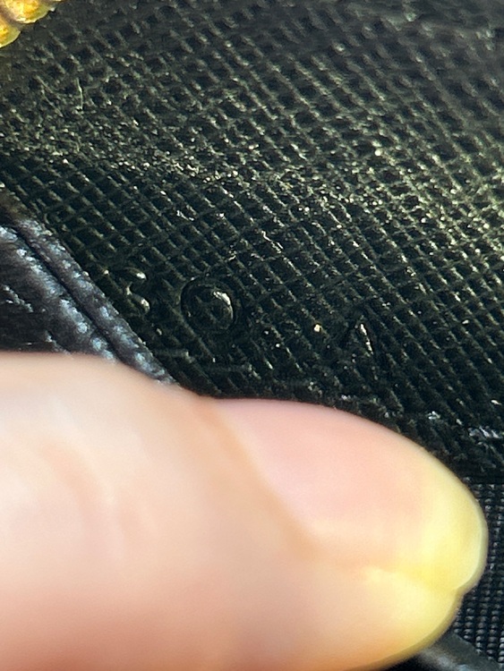 サフィアーノレザー　長財布（古着・ファッション）の商品画像 - 査定依頼日：2025年7月26日 - 最高査定価格：20,000円