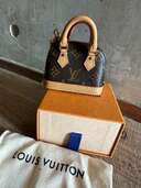 M00995（ブランド財布・小物）の商品画像 - 査定依頼日：2025年3月2日 - 最高査定価格：75,000円