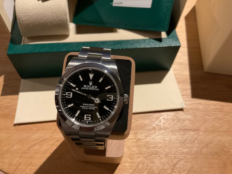 ロレックス エクスプローラー 21427（高級時計）の商品画像 - 査定依頼日：2024年12月25日 - 最高査定価格：1,150,000円