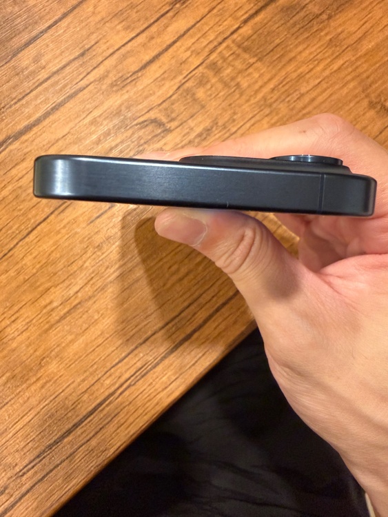 iPhone iPhone 15 Pro 256GB SIMフリー（スマホ）の商品画像 - 査定依頼日：2026年8月17日 - 最高査定価格：81,000円