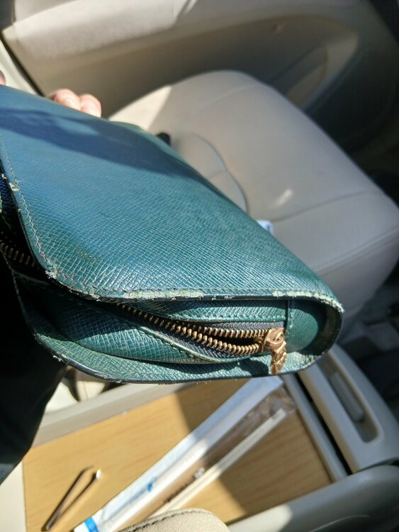 ルイヴィトン タイガ （ブランドバッグ）の商品画像 - 査定依頼日：2026年1月26日 - 最高査定価格：15,000円