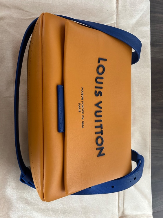 斜めがけバッグ（ブランドバッグ）の商品画像 - 査定依頼日：2026年1月28日 - 最高査定価格：400,000円