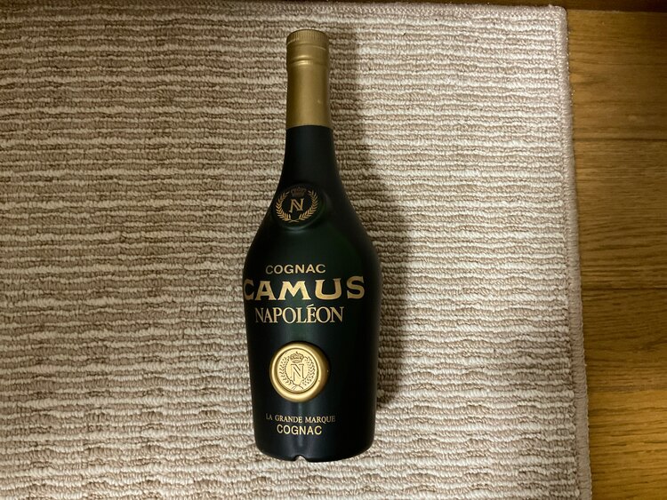 ブランデー カミュ （お酒）の商品画像 - 査定依頼日：2025年5月5日 - 最高査定価格：2,000円