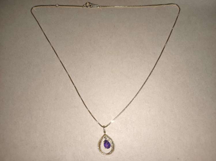 アメジストペンダント　K18チェーンネックレス（金・貴金属）の商品画像 - 査定依頼日：2023年2月25日 - 最高査定価格：20,000円
