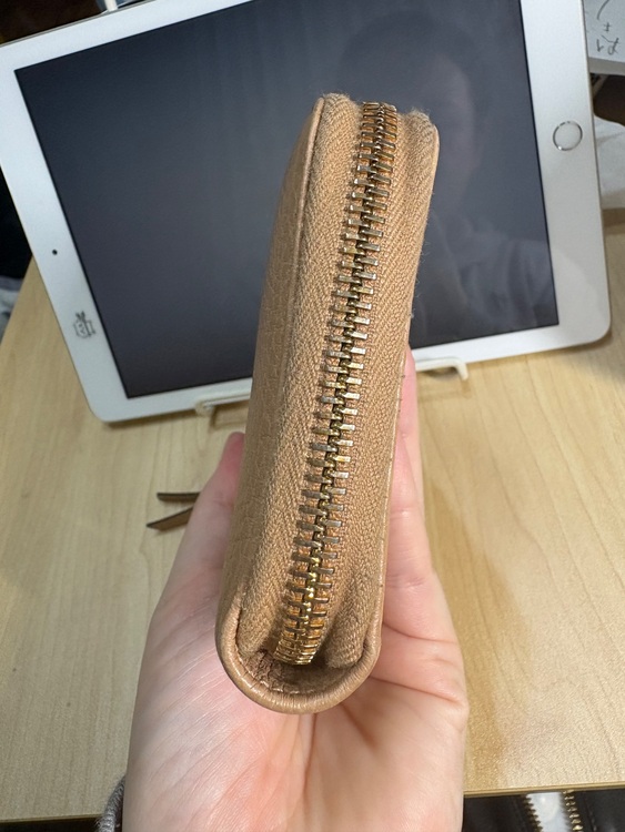 GUCCI 財布　二つ折り（ブランド財布・小物）の商品画像 - 査定依頼日：2025年10月26日 - 最高査定価格：3,000円