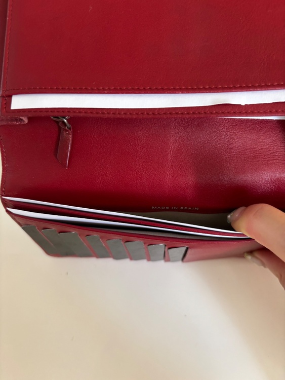 CHANEL シャネル ブリリアント ココマーク エナメル パテ ントレザー長財布 レッド赤（ブランド財布・小物）の商品画像 - 査定依頼日：2026年7月17日 - 最高査定価格：13,000円