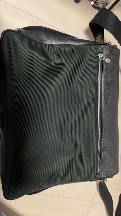 ルイヴィトン タイガ （ブランドバッグ）の商品画像 - 査定依頼日：2025年2月23日 - 最高査定価格：35,000円