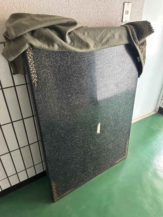 輪島塗 螺鈿テーブル（美術品・骨董品）の商品画像 - 査定依頼日：2026年3月17日 - 最高査定価格：5,000円