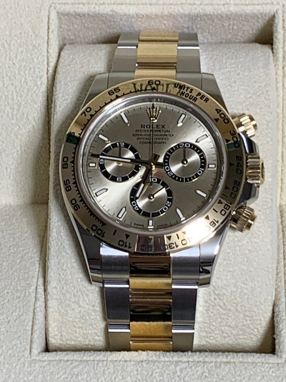 ロレックス デイトナ 12650（高級時計）の商品画像 - 査定依頼日：2025年1月10日 - 最高査定価格：3,510,000円