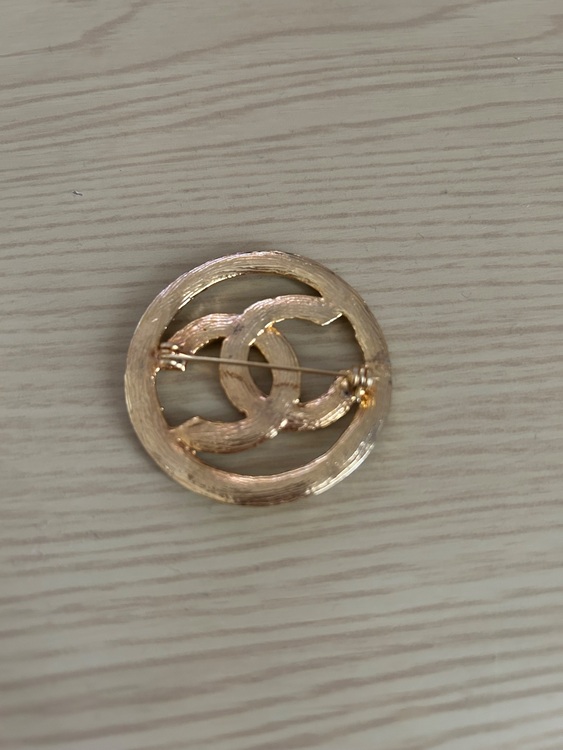 CHANELブローチ（金・貴金属）の商品画像 - 査定依頼日：2025年8月19日 - 最高査定価格：30,000円