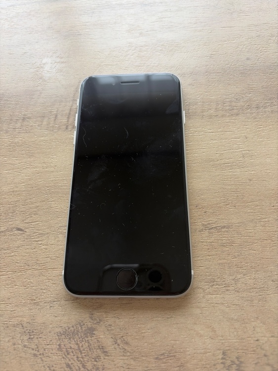 iPhoneSE 64GB Softbank（スマホ）の商品画像 - 査定依頼日：2026年4月1日 - 最高査定価格：5,000円