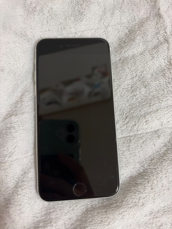 iPhone iPhoneSE 64GB SIMフリー（スマホ）の商品画像 - 査定依頼日：2026年10月23日 - 最高査定価格：13,000円
