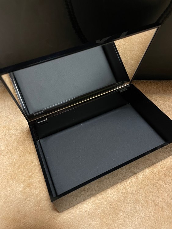 ノベルティ ジュエリーボックス（ブランド財布・小物）の商品画像 - 査定依頼日：2023年10月25日