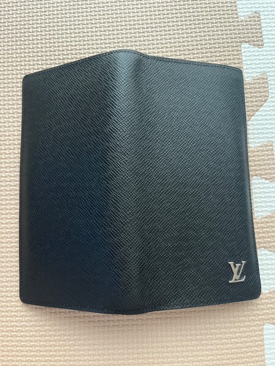 ポルトフォイユブラザブラックメンズメタリック（ブランド財布・小物）の商品画像 - 査定依頼日：2025年9月7日 - 最高査定価格：17,000円