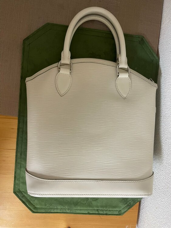 ルイヴィトン エピ（ブランドバッグ）の商品画像 - 査定依頼日：2026年9月10日 - 最高査定価格：32,000円