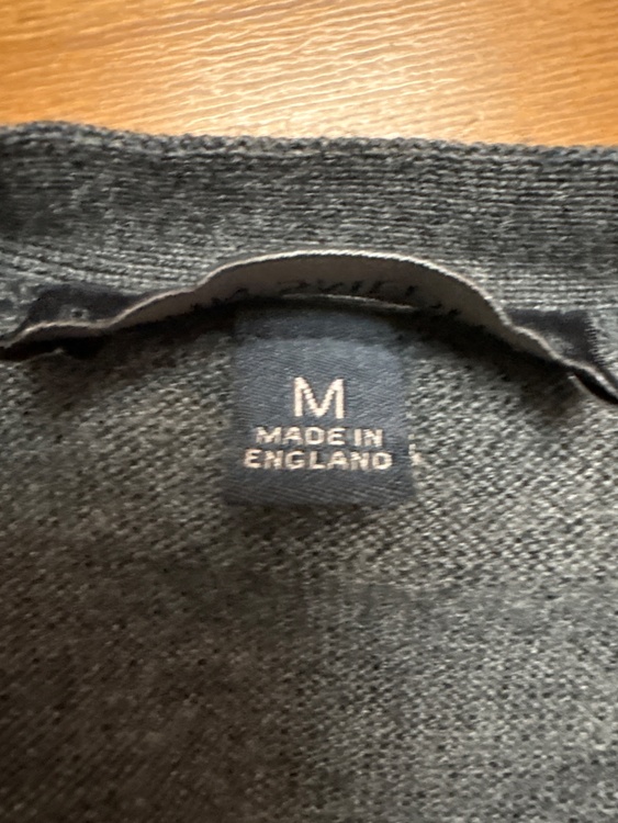 John Smedleyウールカーディガン（古着・ファッション）の商品画像 - 査定依頼日：2026年4月27日 - 最高査定価格：1,500円