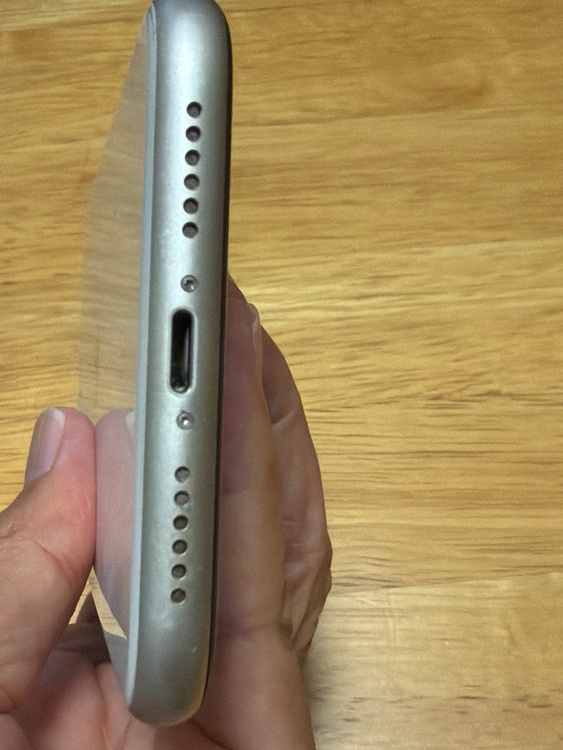 iPhone iPhone11 64GB Softbank（スマホ）の商品画像 - 査定依頼日：2026年8月14日 - 最高査定価格：13,500円