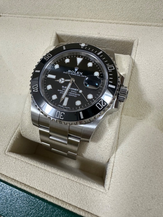 ロレックス サブマリーナー 116610lm（高級時計）の商品画像 - 査定依頼日：2025年12月21日 - 最高査定価格：1,750,000円