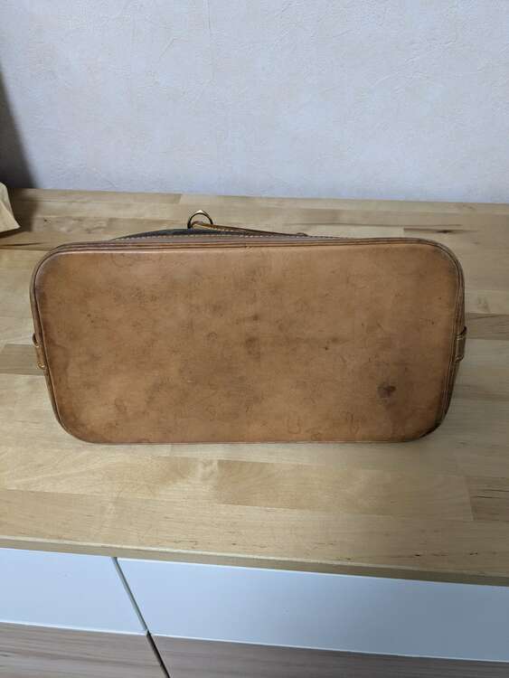 ルイヴィトン アルマ （ブランドバッグ）の商品画像 - 査定依頼日：2025年1月12日 - 最高査定価格：40,000円