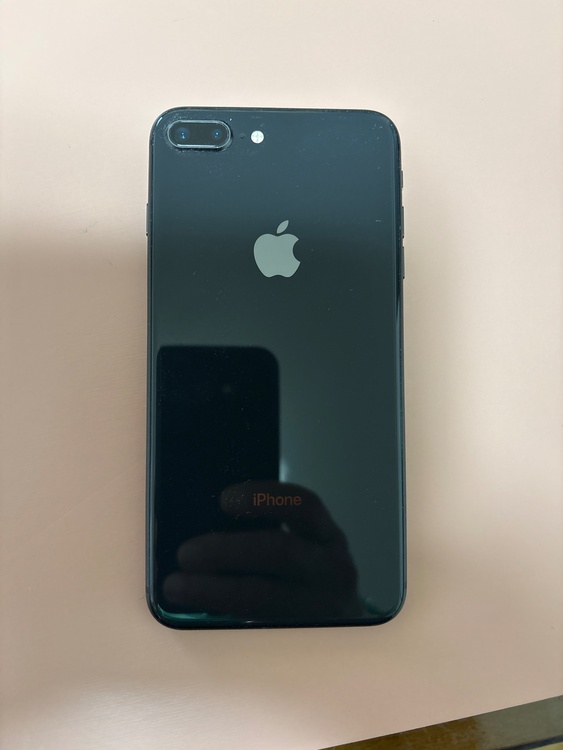 iPhone iPhone8 Plus 64GB au（スマホ）の商品画像 - 査定依頼日：2026年7月29日 - 最高査定価格：6,500円