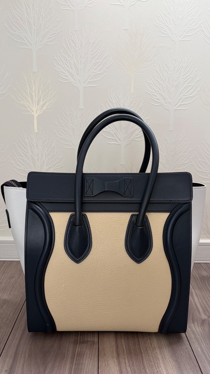 ラゲージマイクロ（ブランドバッグ）の商品画像 - 査定依頼日：2026年1月15日 - 最高査定価格：140,000円