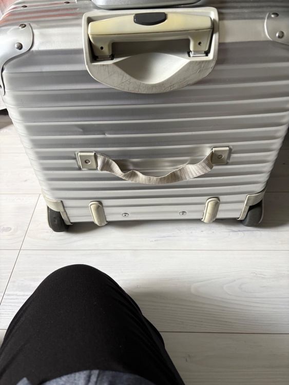 リモアキャリーケース（ブランドバッグ）の商品画像 - 査定依頼日：2026年2月17日 - 最高査定価格：25,000円