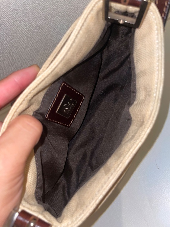 FENDI マンマバケット（ブランドバッグ）の商品画像 - 査定依頼日：2025年10月19日 - 最高査定価格：60,000円