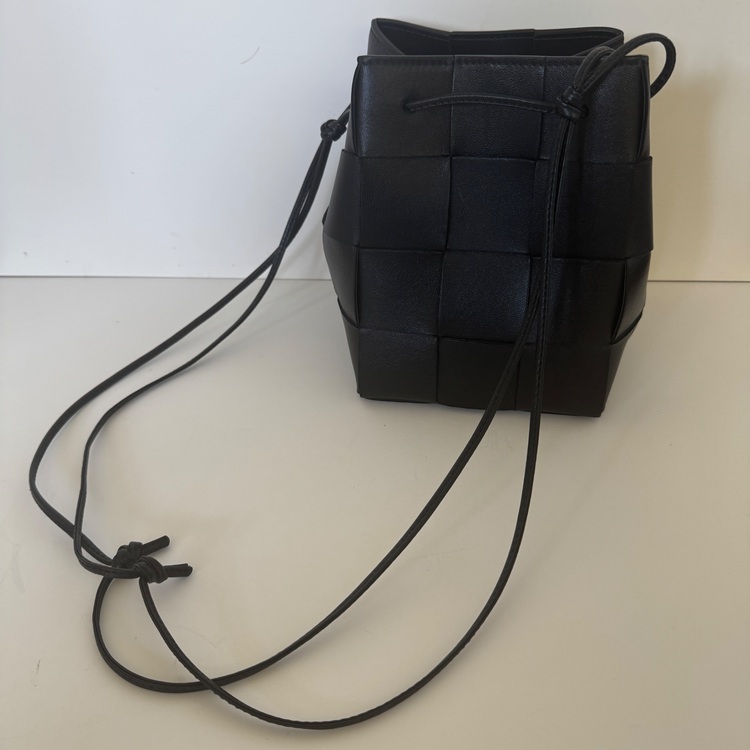 ボッテガ・ヴェネタ  （ブランドバッグ）の商品画像 - 査定依頼日：2025年8月2日 - 最高査定価格：80,000円