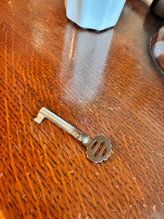 イギリスアンティーク家具ライティングビューロー1900年製造（美術品・骨董品）の商品画像 - 査定依頼日：2026年2月7日 - 最高査定価格：31,000円