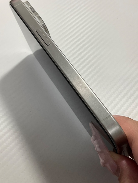 iPhone iPhone 15 Pro 512GB SIMフリー（スマホ）の商品画像 - 査定依頼日：2026年7月4日 - 最高査定価格：61,000円