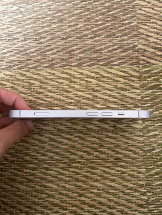 iPhone iPhone 14 128GB docomo（スマホ）の商品画像 - 査定依頼日：2026年7月6日 - 最高査定価格：50,000円