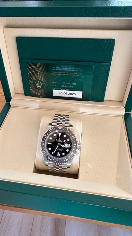 ロレックス GMTマスター （高級時計）の商品画像 - 査定依頼日：2026年1月16日 - 最高査定価格：3,400,000円