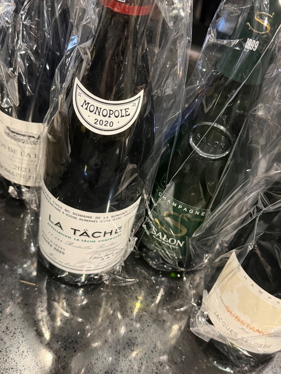 ワイン ラ・ターシュ （お酒）の商品画像 - 査定依頼日：2026年3月13日 - 最高査定価格：100,000円