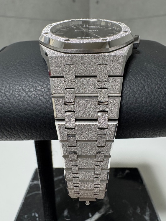 ロイヤルオーク フロステッドゴールド（高級時計）の商品画像 - 査定依頼日：2026年1月16日 - 最高査定価格：13,000,000円