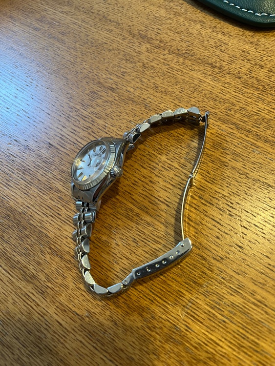 オイスターパーペチュアル デイト（高級時計）の商品画像 - 査定依頼日：2026年2月18日 - 最高査定価格：750,000円