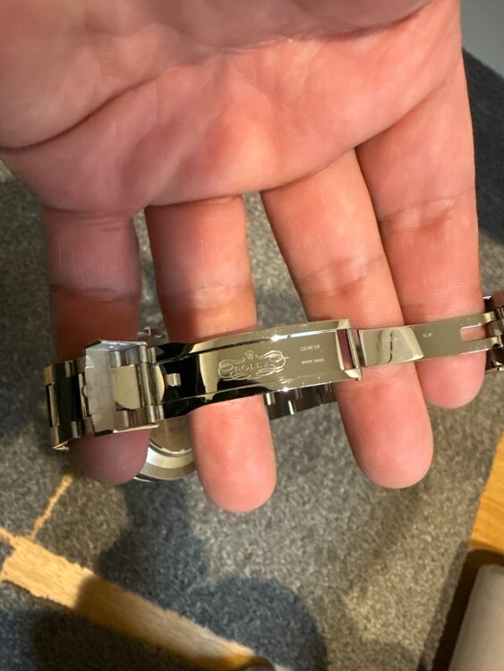 ロレックス ヨットマスター （高級時計）の商品画像 - 査定依頼日：2025年5月10日 - 最高査定価格：3,000,000円