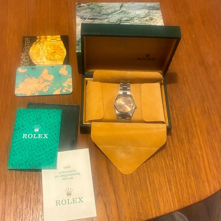 ロレックス パーペチュアルデイト Rolex Oyster Perpetual Ref.15200/カラー:ぴを（高級時計）の商品画像 - 査定依頼日：2025年12月20日 - 最高査定価格：750,000円