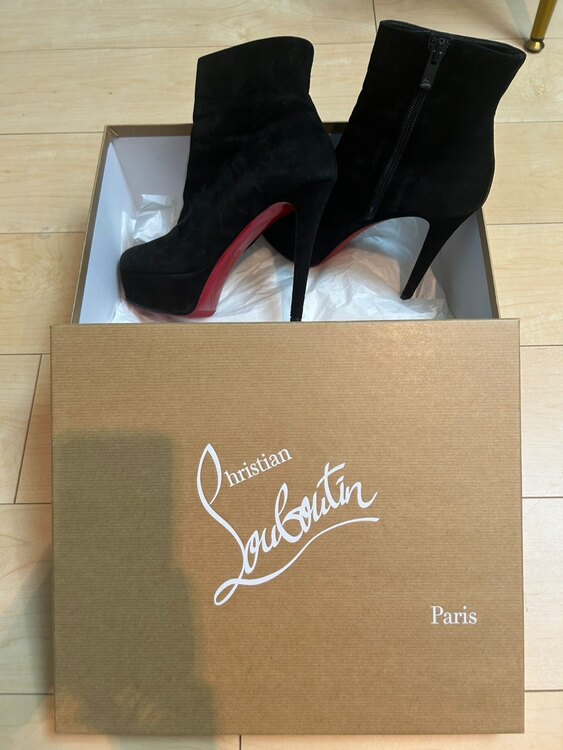 ルブタン　ヒール（古着・ファッション）の商品画像 - 査定依頼日：2025年5月14日 - 最高査定価格：70,000円