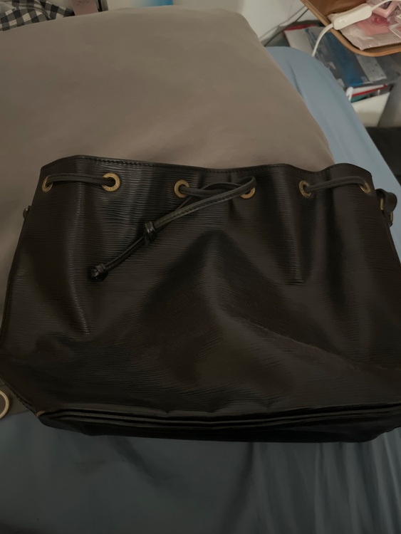 ルイヴィトン エピ （ブランドバッグ）の商品画像 - 査定依頼日：2026年3月25日 - 最高査定価格：80,000円