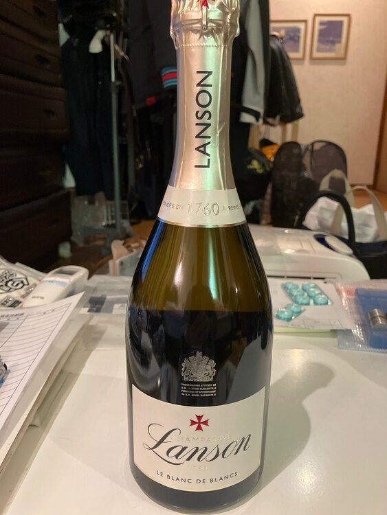 ランソン　ホワイト（お酒）の商品画像 - 査定依頼日：2025年2月1日 - 最高査定価格：5,200円