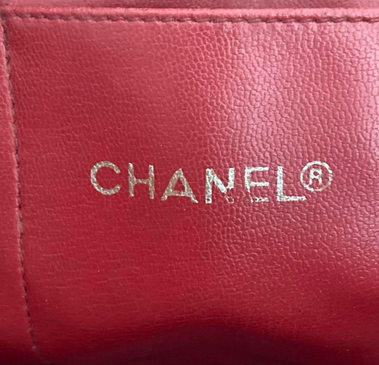 マトラッセチェーンショルダーレッド（ブランドバッグ）の商品画像 - 査定依頼日：2025年7月27日 - 最高査定価格：80,000円