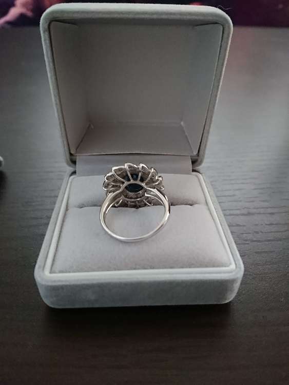 18金ホワイトゴールドサファイアダイヤリング（宝石）の商品画像 - 査定依頼日：2023年5月10日 - 最高査定価格：150,000円